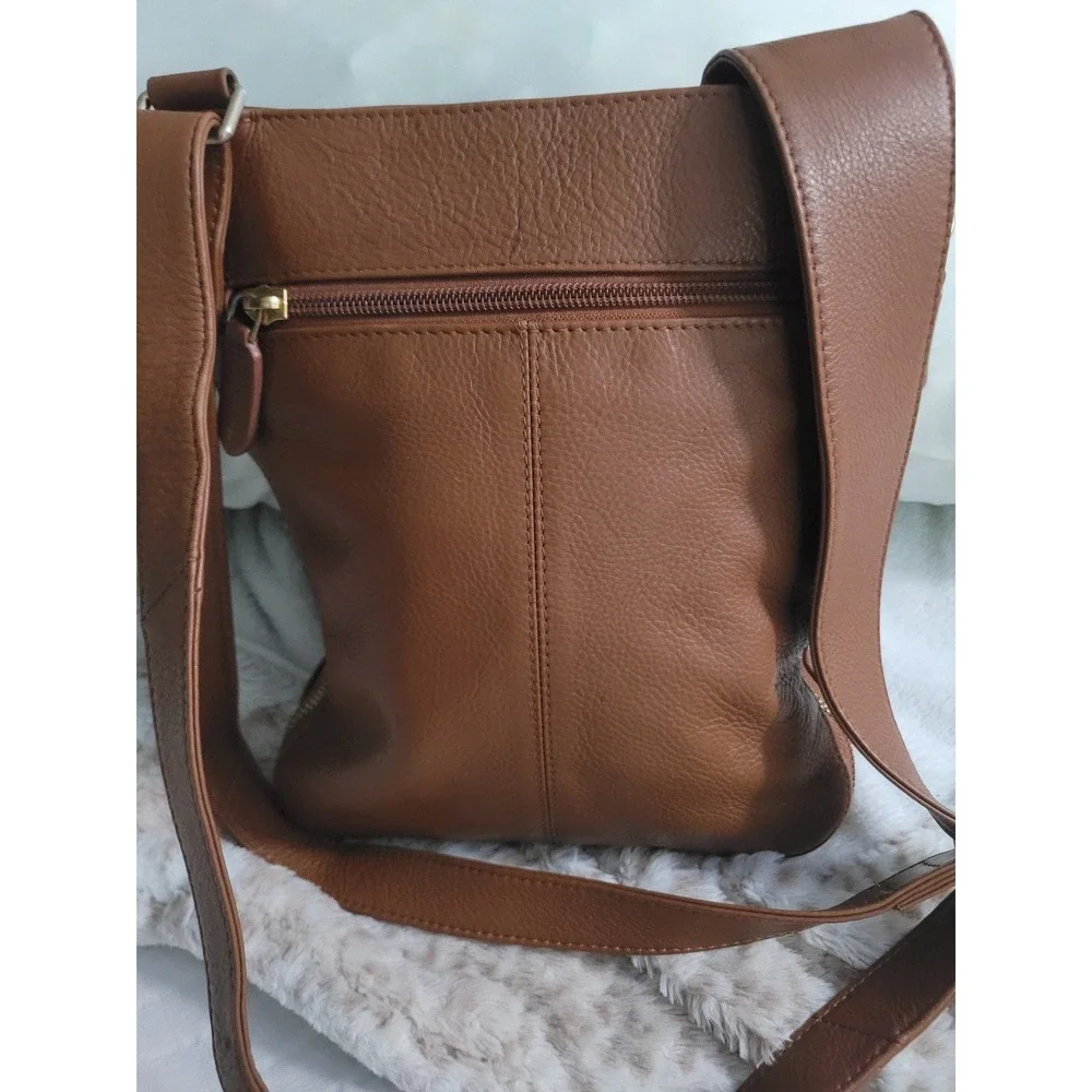 Radley London Tan Brown Pebbled Leather Crossbody Bag Messenger Scottie Dog Logo